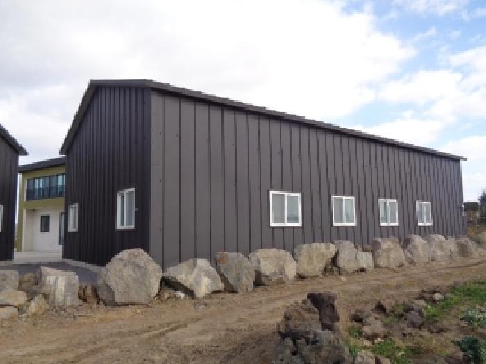 소재지 1.(신도리 2176) 지상 경계 주변 석재사진