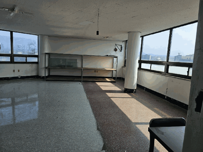 3층 근린생활시설: 공실