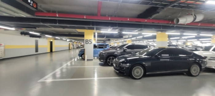 지하5층 차량 전시장 전경도