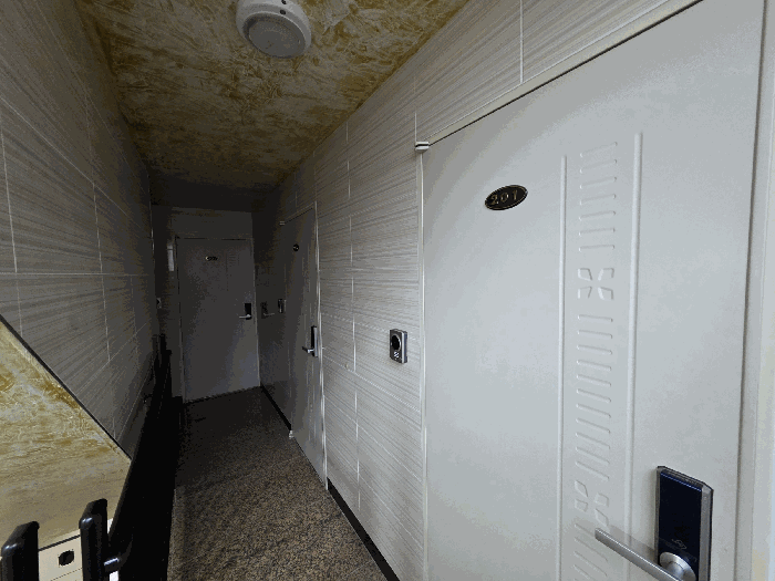 본건 "기호1" 2층 전경