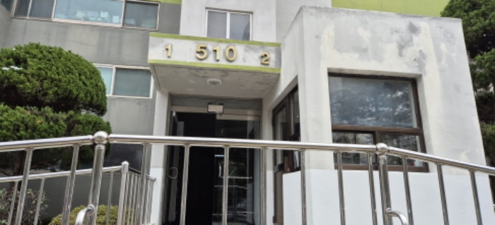 공동현관 출입문