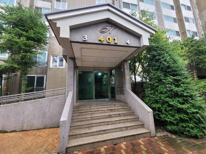 1층 공동 출입구 전경