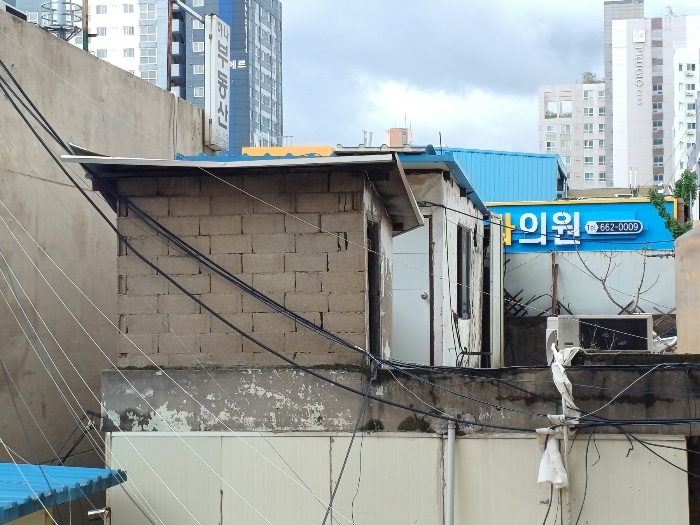 옥탑 및 제시외건물㉠