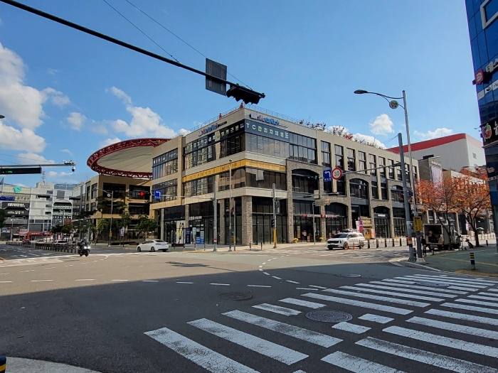 본건 및 주위전경(북서측에서 촬영)