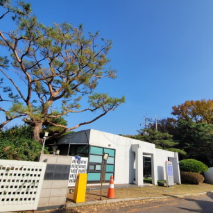 목록7 토지 및 제시외 건물, 정원수 전경