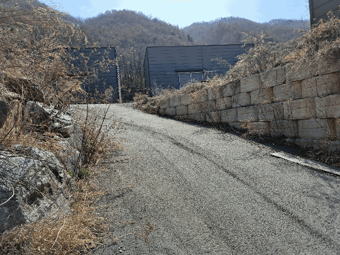토지와 함께 평가하는 아스콘포장, 석축, 옹벽 등