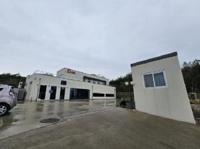 목록 5번 지상의 목록 1번 전경(목적건물 나동 및 부속건물) 