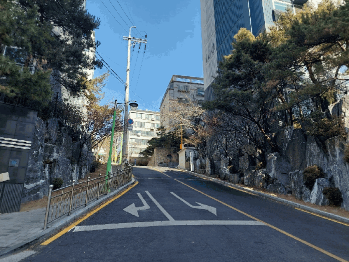 본건 진입도로 현황(남측에서 촬영)