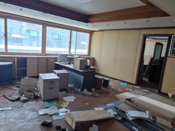 2목록 내부(방치된 각종 쓰레기)