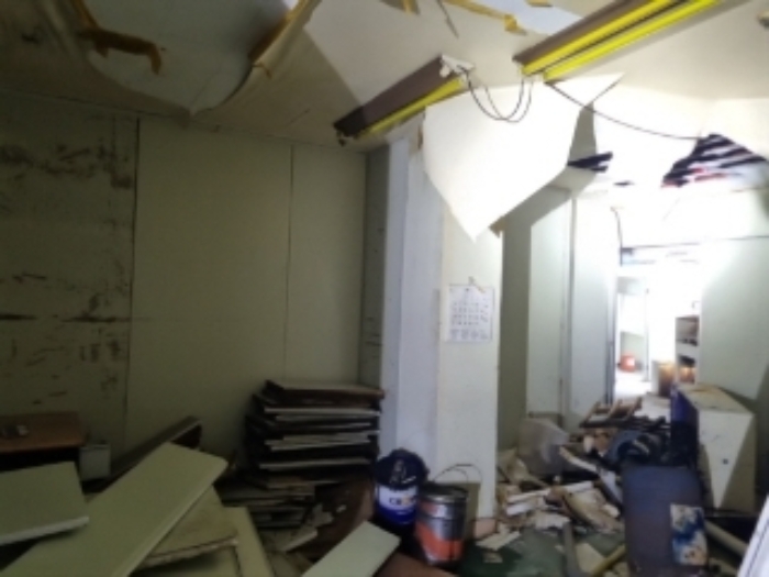 2목록 내부(방치된 각종 쓰레기)