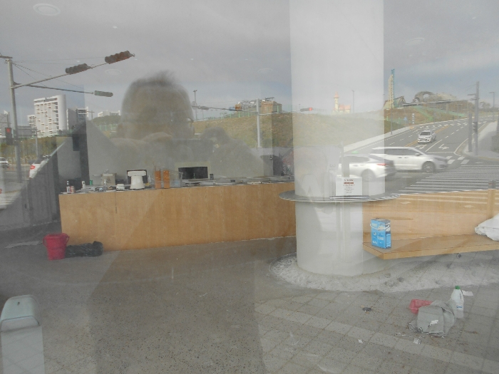 [본건 내부 수리 중(117호 및 118호)]