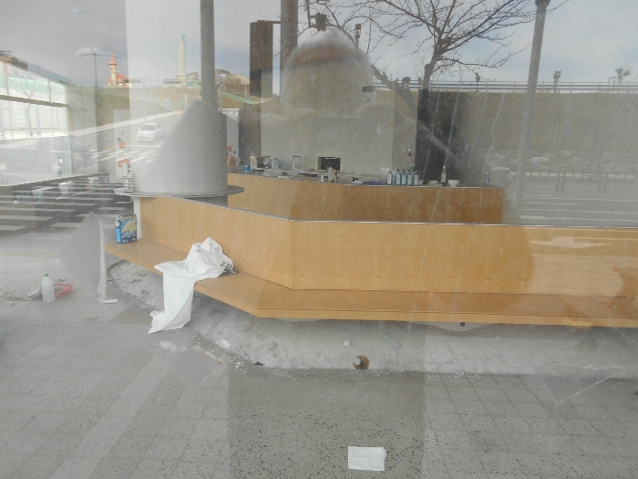 [본건 내부 수리 중(117호 및 118호)]