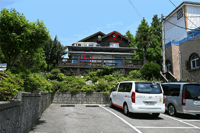 본건 토지 및 건물, 토지에 포함평가한 옹벽과 석축