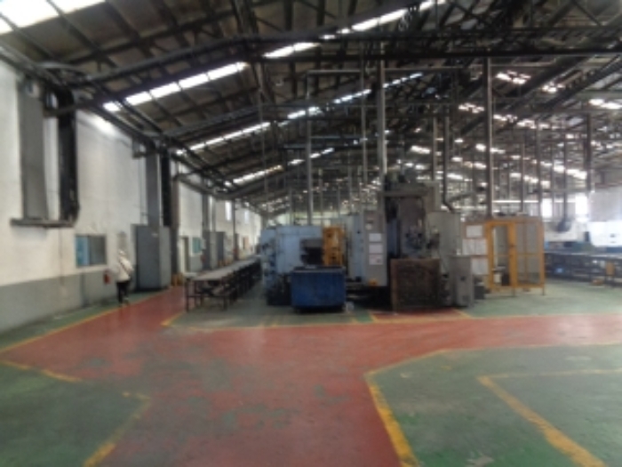 목록5번 공장 내부 기계기구 전경