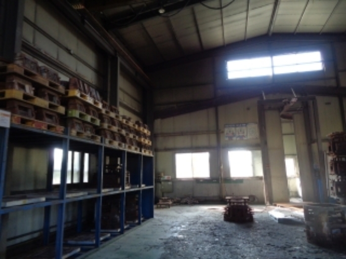 목록8번 공장 내부 기계기구 전경