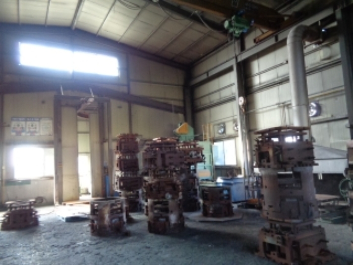 목록8번 공장 내부 기계기구 전경