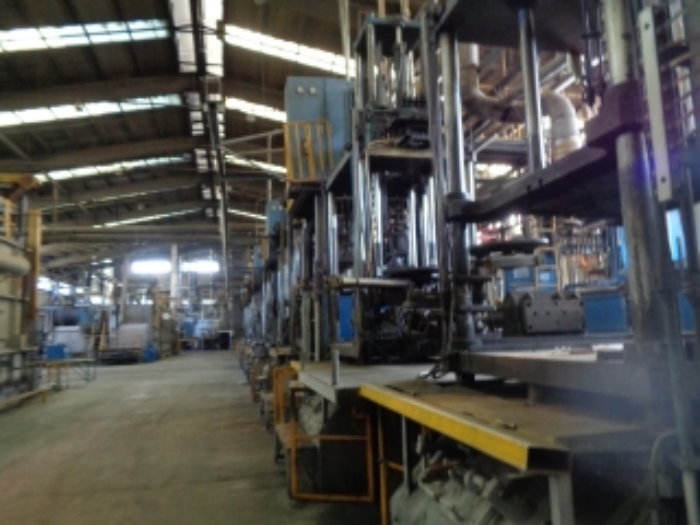 목록8번 공장 내부 기계기구 전경