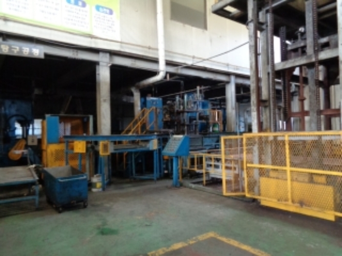 목록8번 공장 내부 기계기구 전경