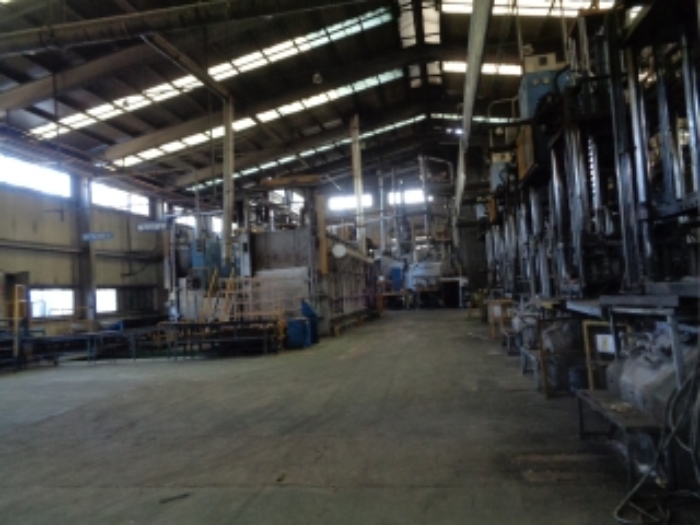 목록8번 공장 내부 기계기구 전경