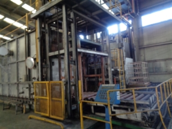 목록8번 공장 내부 기계기구 전경