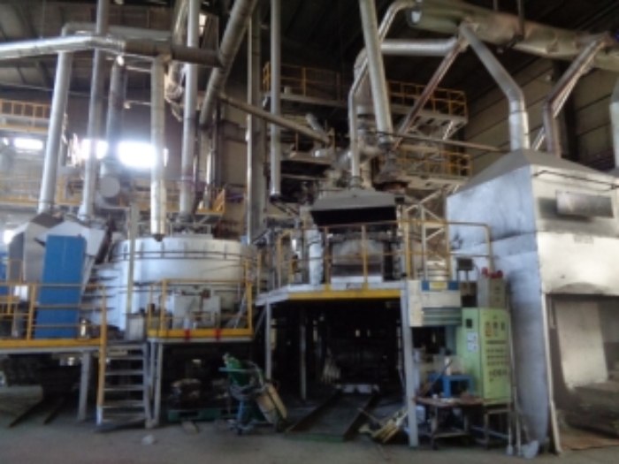목록8번 공장 내부 기계기구 전경