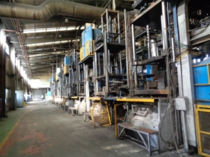 목록8번 공장 내부 기계기구 전경