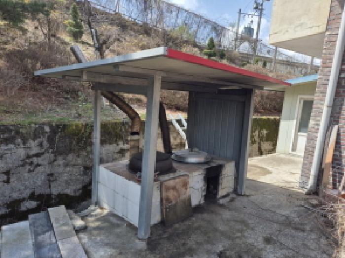 목록3. 4. 건물 옆에 있는 제시외 구조물 전경(2)