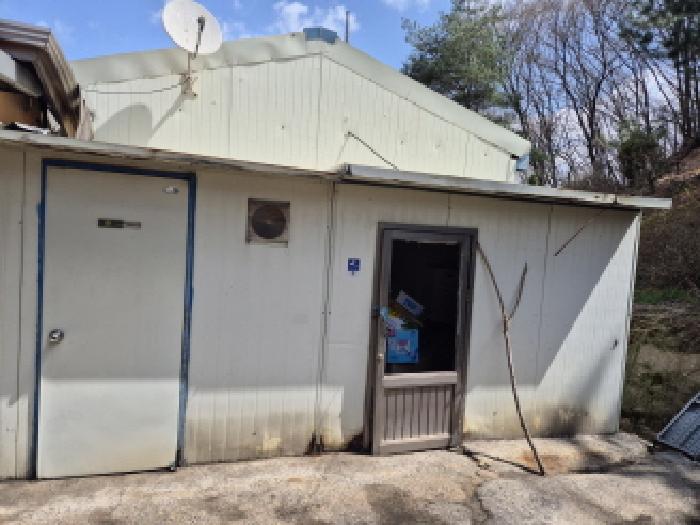 목록3. 4. 건물 옆에 있는 제시외 구조물 전경(3)