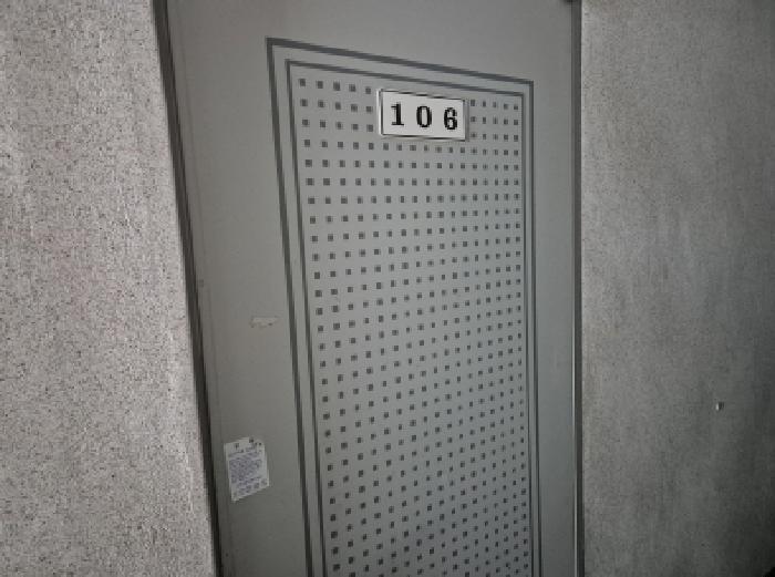 1층 106호 출입문 전경