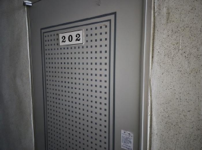 2층 202호 출입문 전경
