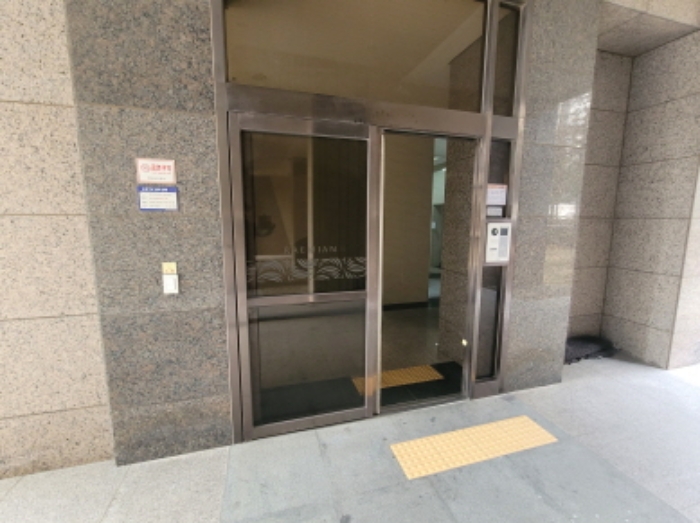 목록 1. 공동현관문 2