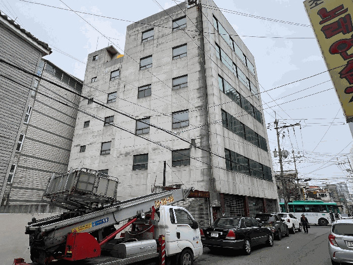 본건 후면부 전경