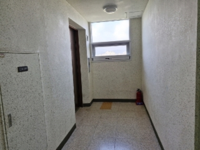 11층 엘리베이터 앞