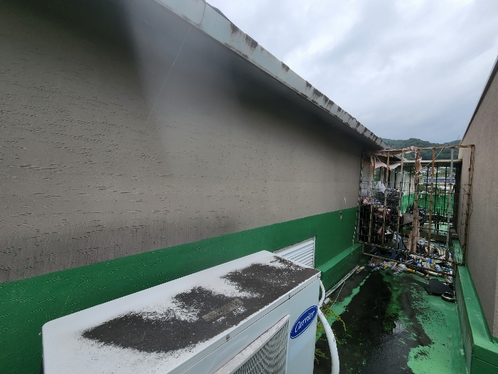 제시 외 건물 및 부합물 기호:㉠ 전경