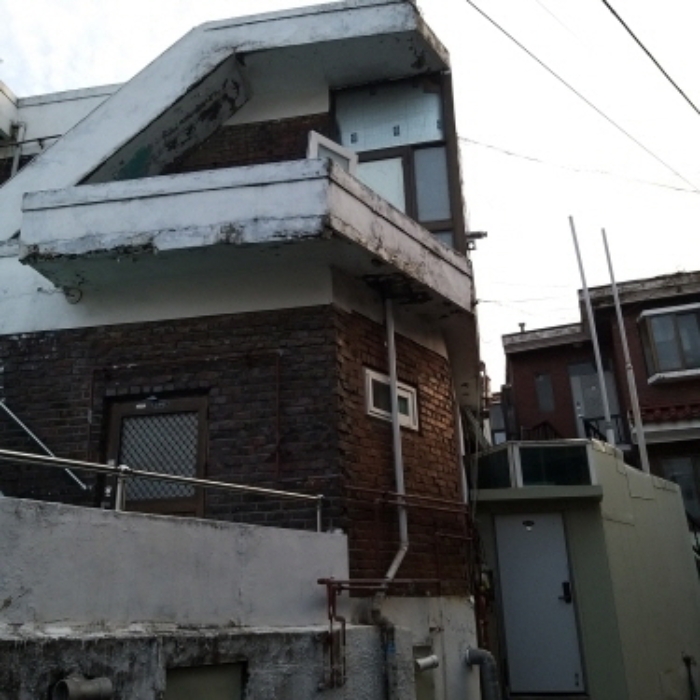 103호 및 건물 뒤면 모습