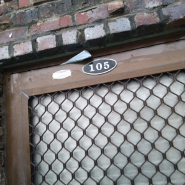 세대 출입문(105호)