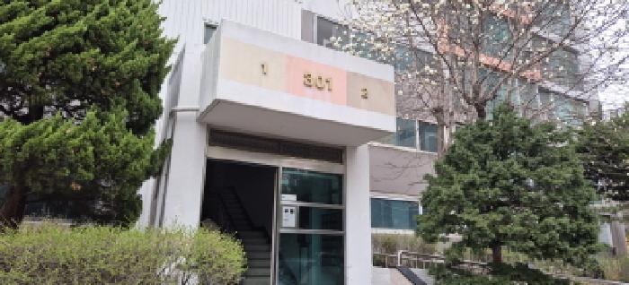 공동현관 출입문