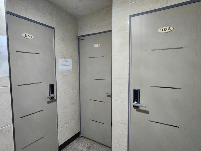 2층(301호,302호,303호)