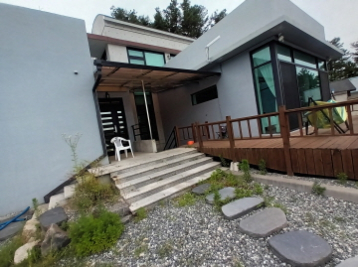 목록11번 현관입구 차양시설 모습