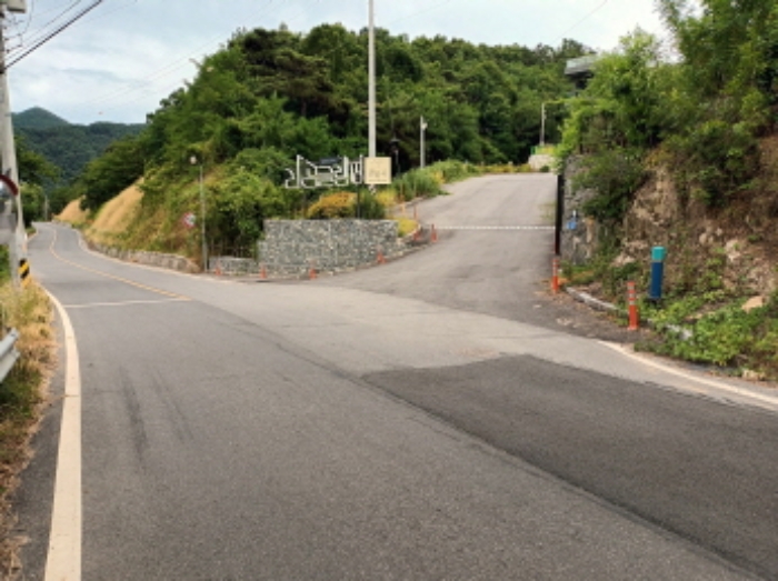 본건 캠핑장 입구 모습