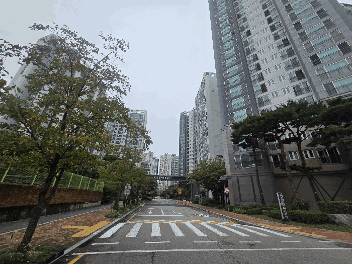 【 본건 단지 전경 】