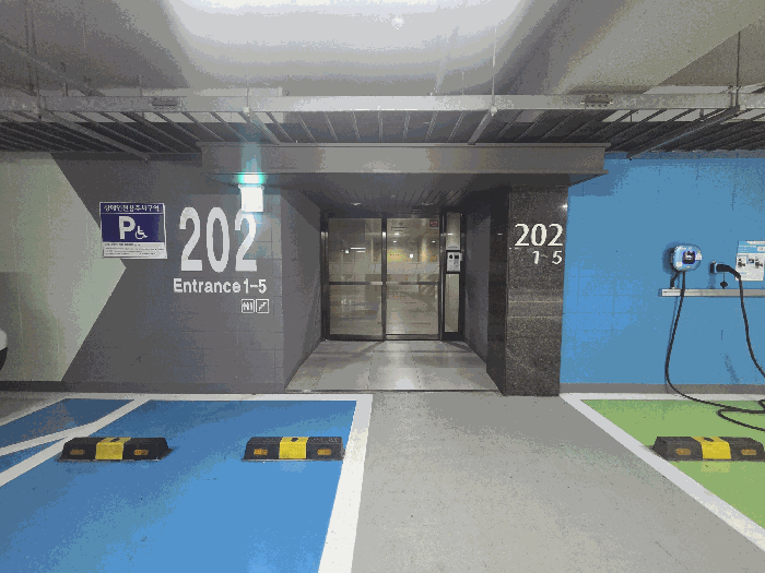 【 B1 공동출입문 】