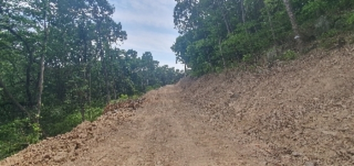 본건1내 임도 공사중인 사진1