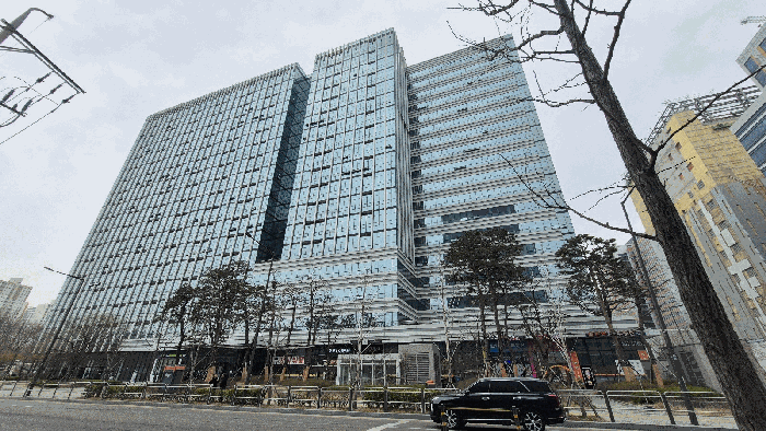 본건 소재 건물 전경