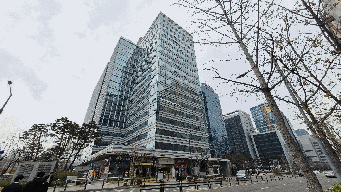 본건 소재 건물 전경