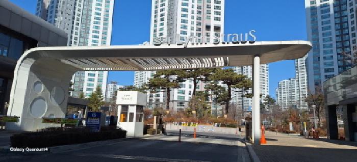 아파트 단지 출입구