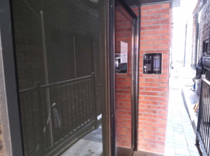 * 본건 목적물 1. 공동출입구 전경