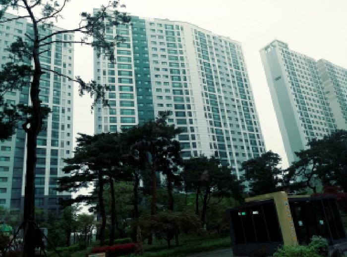 * 본건 1동 건물 전경