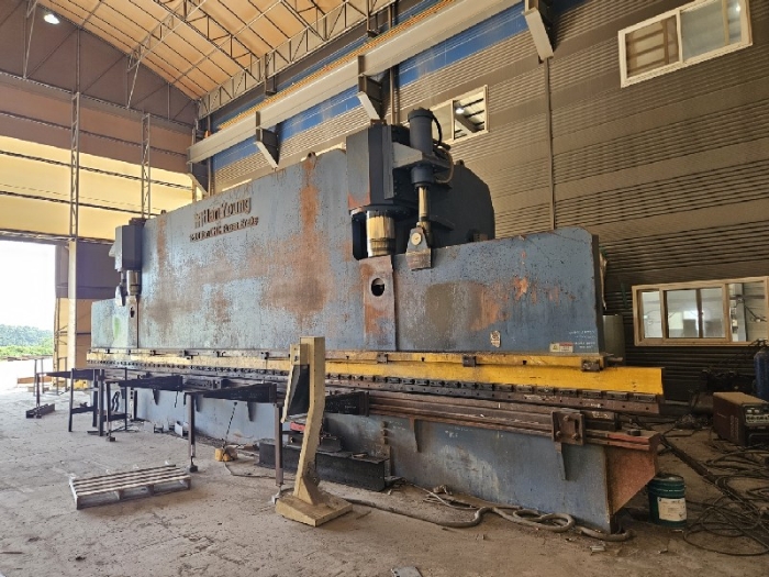 본건 기계기구(8)