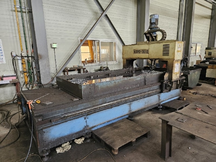 본건 기계기구(14)